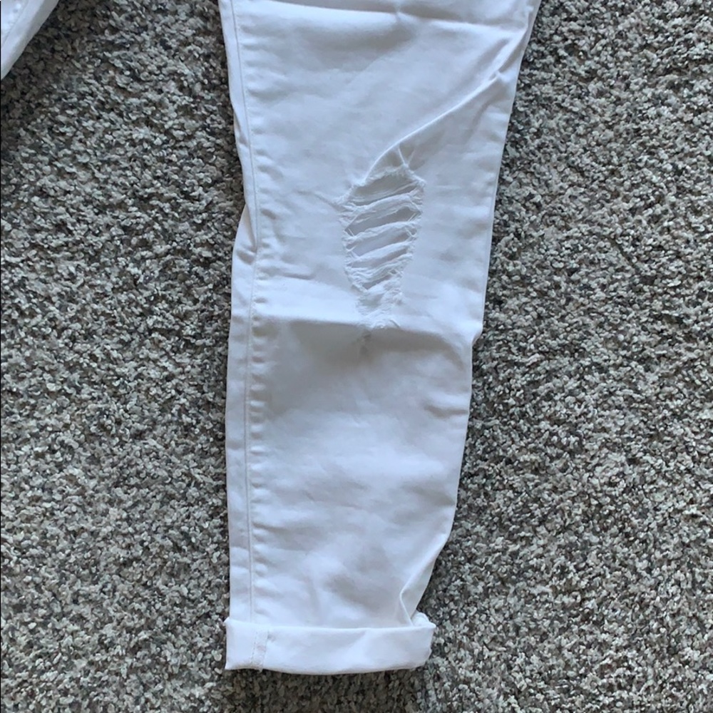 NWOT White distressed jeans - Picture 2 of 3